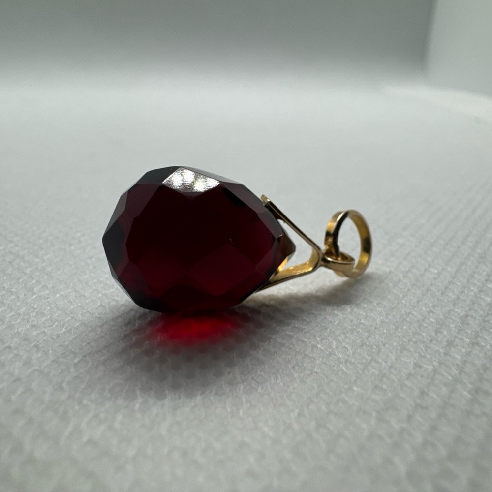 18K Yellow Gold Pendant/charm with Faceted Red Glass Teardrop, Birthstone, 750 - Picture 2 of 16